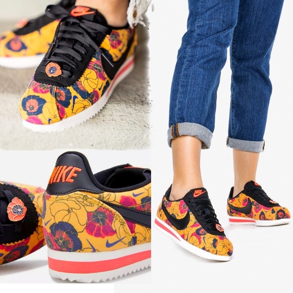 Nike Shoes - 🆕Nike Classic Cortez LX Gold/Floral Sneakers